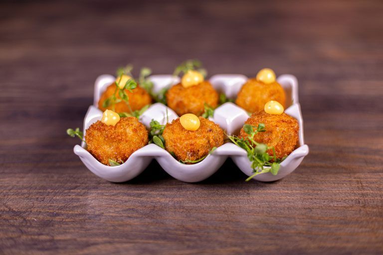 Croquetas de Cecina Valle del Elsa con mahonesa de huevo